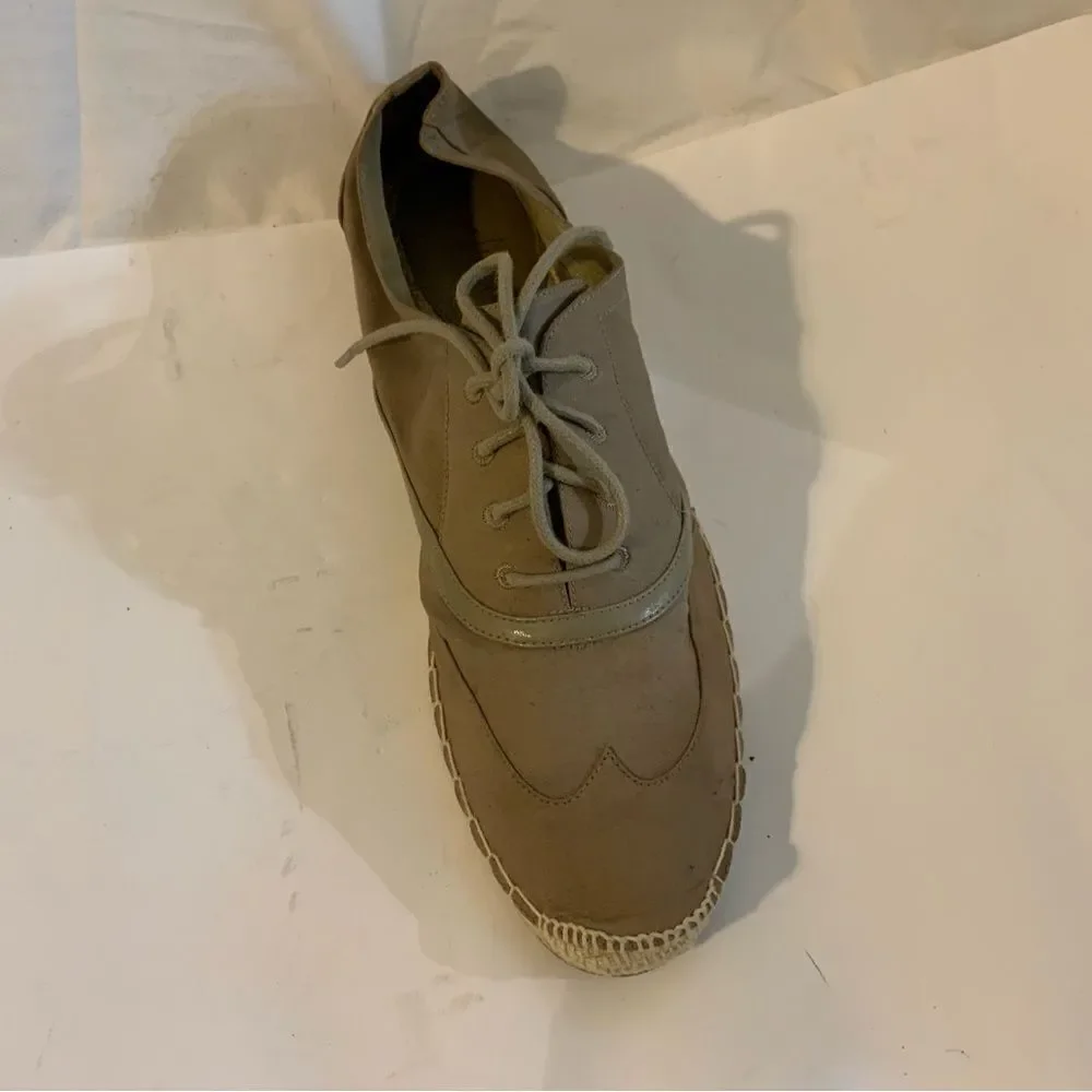 Nice cloth shoes by Cole Haan in size 8.5B lace up